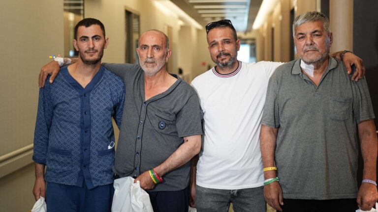 Nakille sağlığına kavuşan babalara en güzel hediye evlatlarından geldi: editörlerin yakın takibindeki gelişme